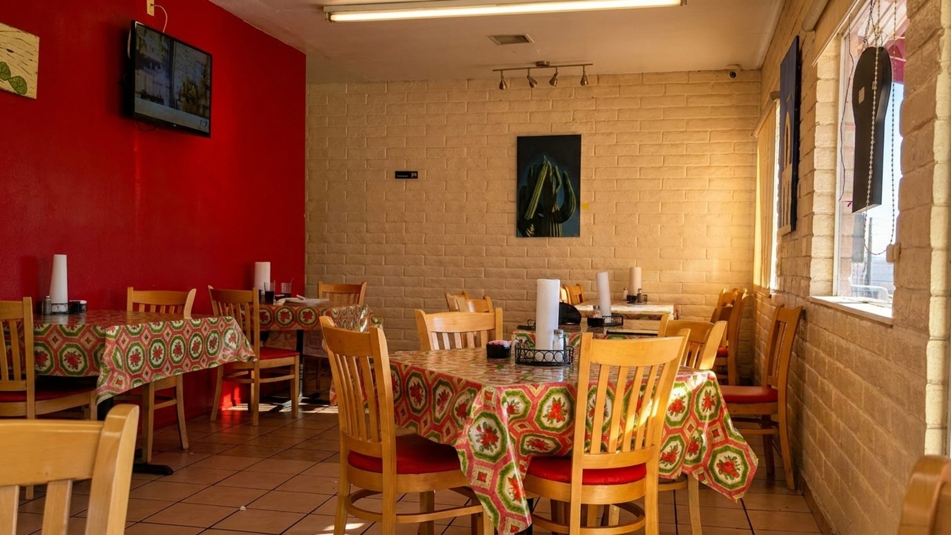 We're hiring at Los Tachos